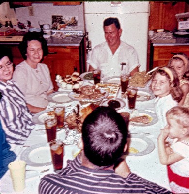 DaddyMother family dinner.jpg